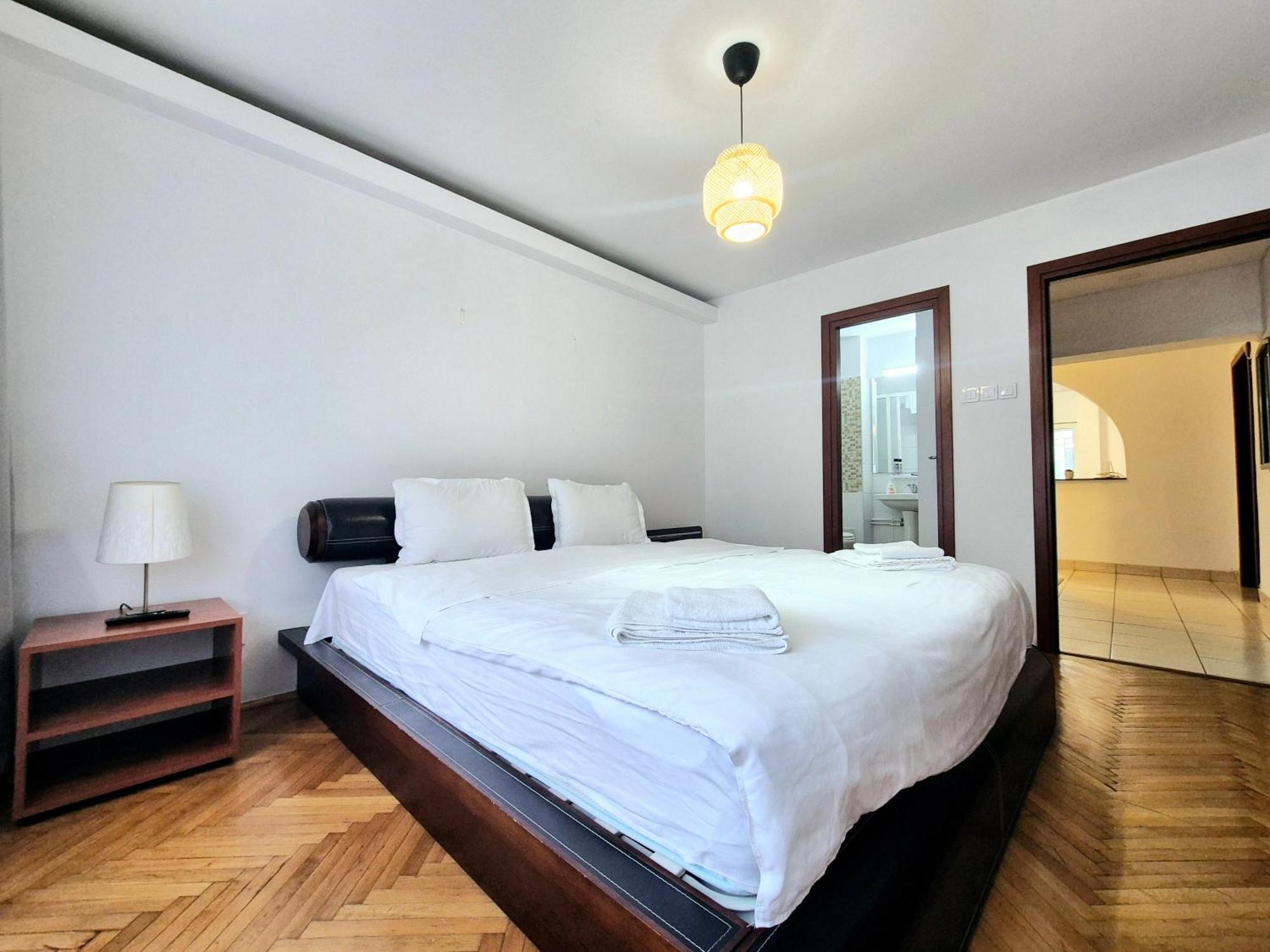 Tranquil Unirii Residence - Elegant & Spacious Living With Parking Steps From Parliament Bukareszt Zewnętrze zdjęcie
